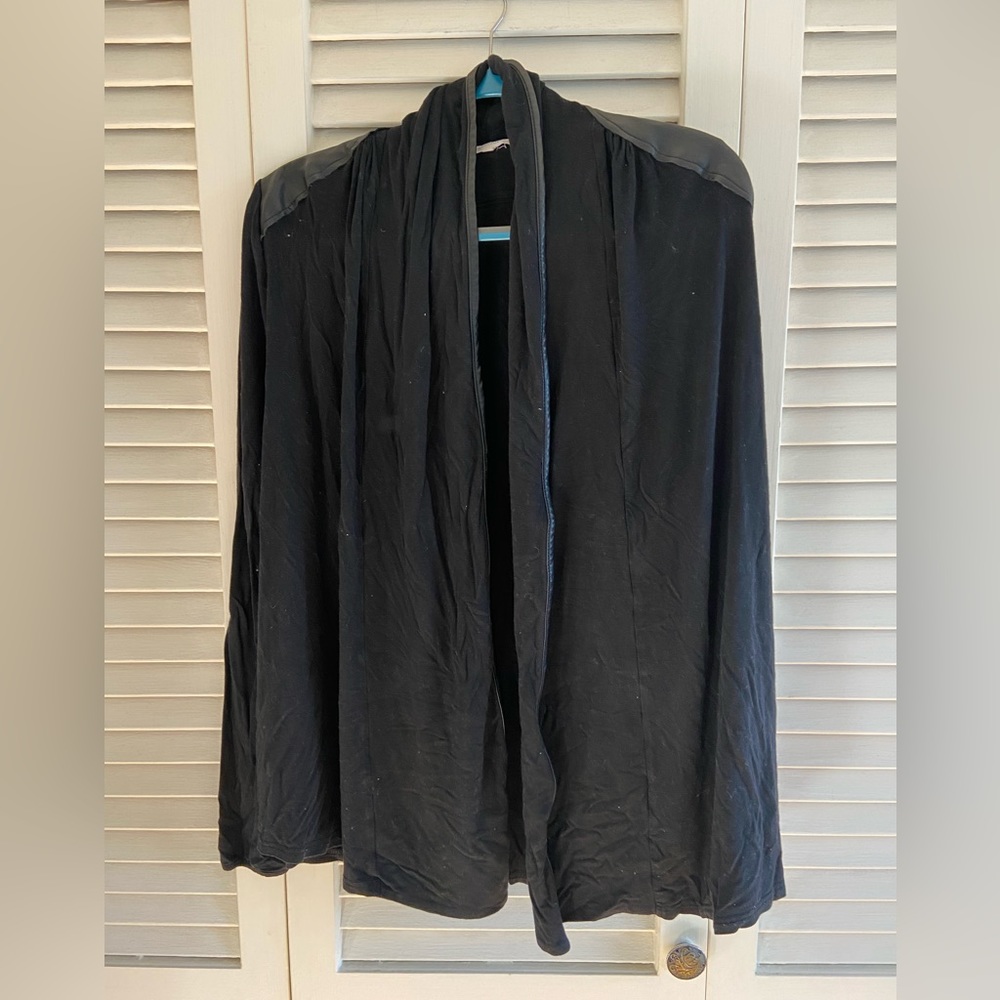Super soft 41 Hawthorne black cardigan with faux leather details in size XL